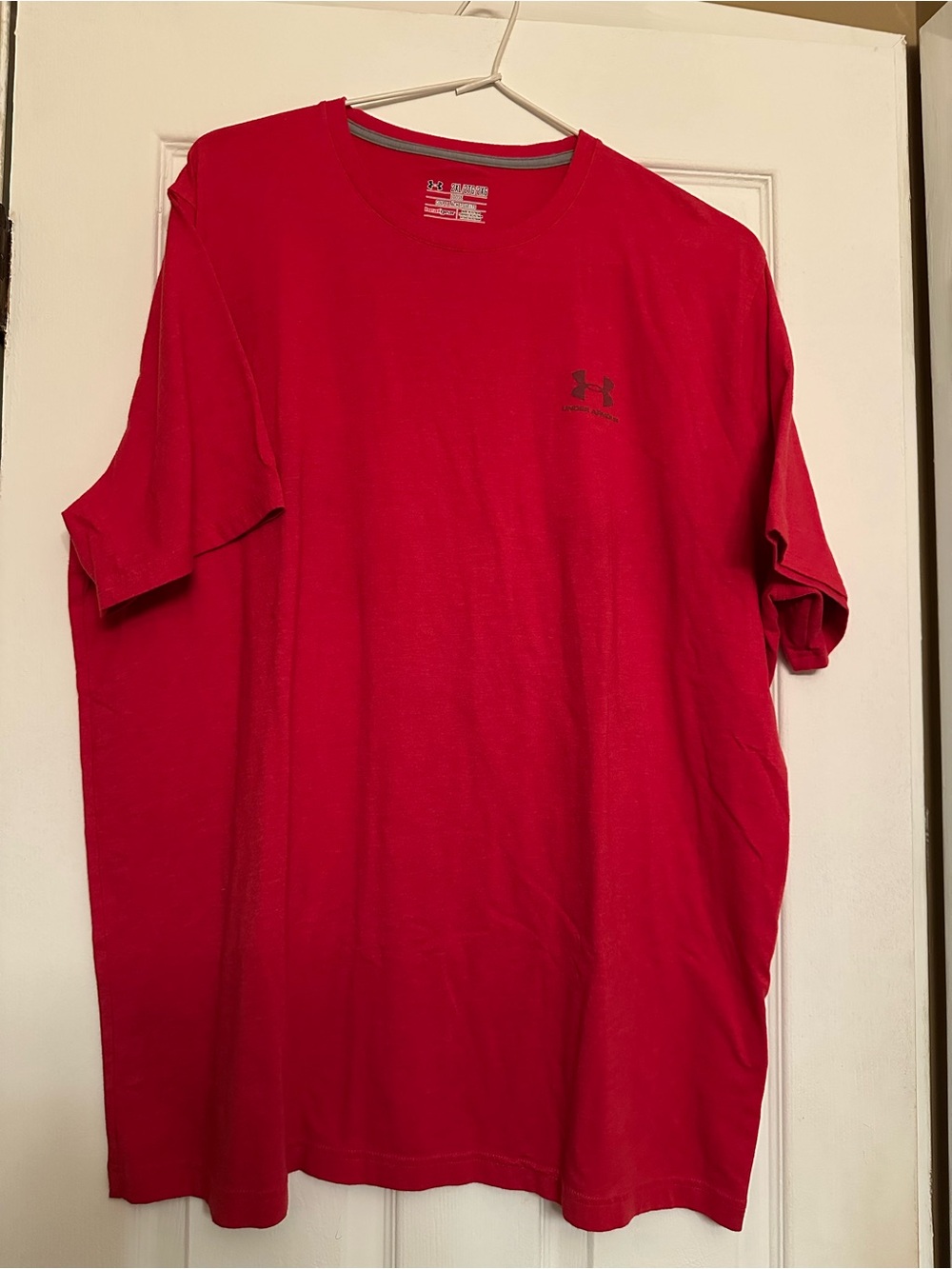 Under Armour Men’s Red Heat Gear Athletic Short Sleeve Tee